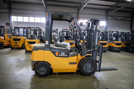  Дизельный погрузчик GOODSENSE FD25 2,5т 3,0м Yanmar Арт 692288 низкие цены 