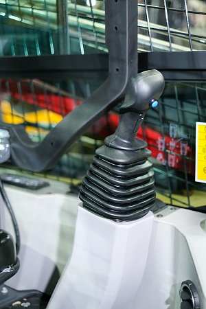  Мини-погрузчик HYPER S110X арт. 10000525 низкие цены 